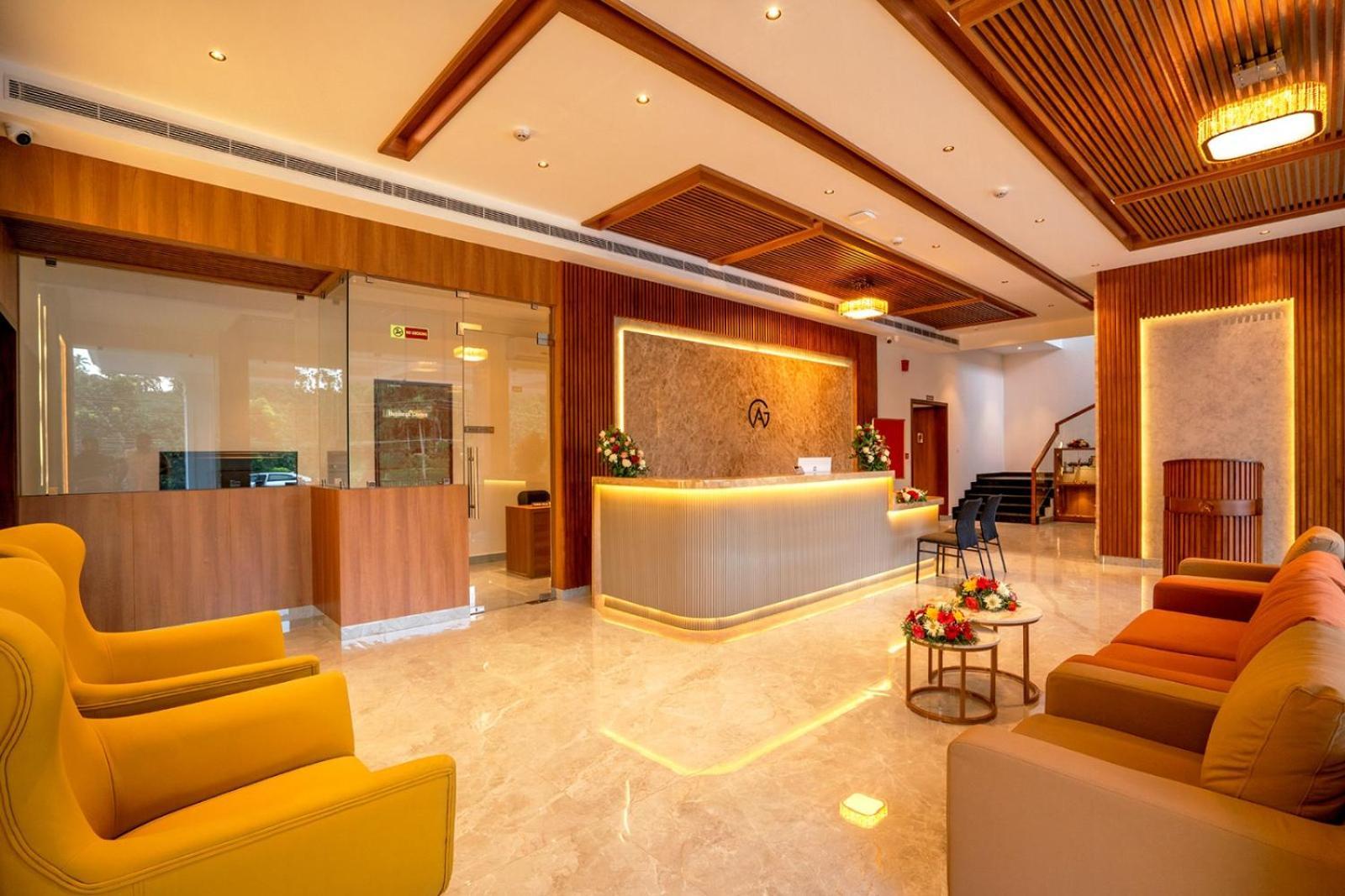 Hotel Grand Avenue Pambadi Kültér fotó