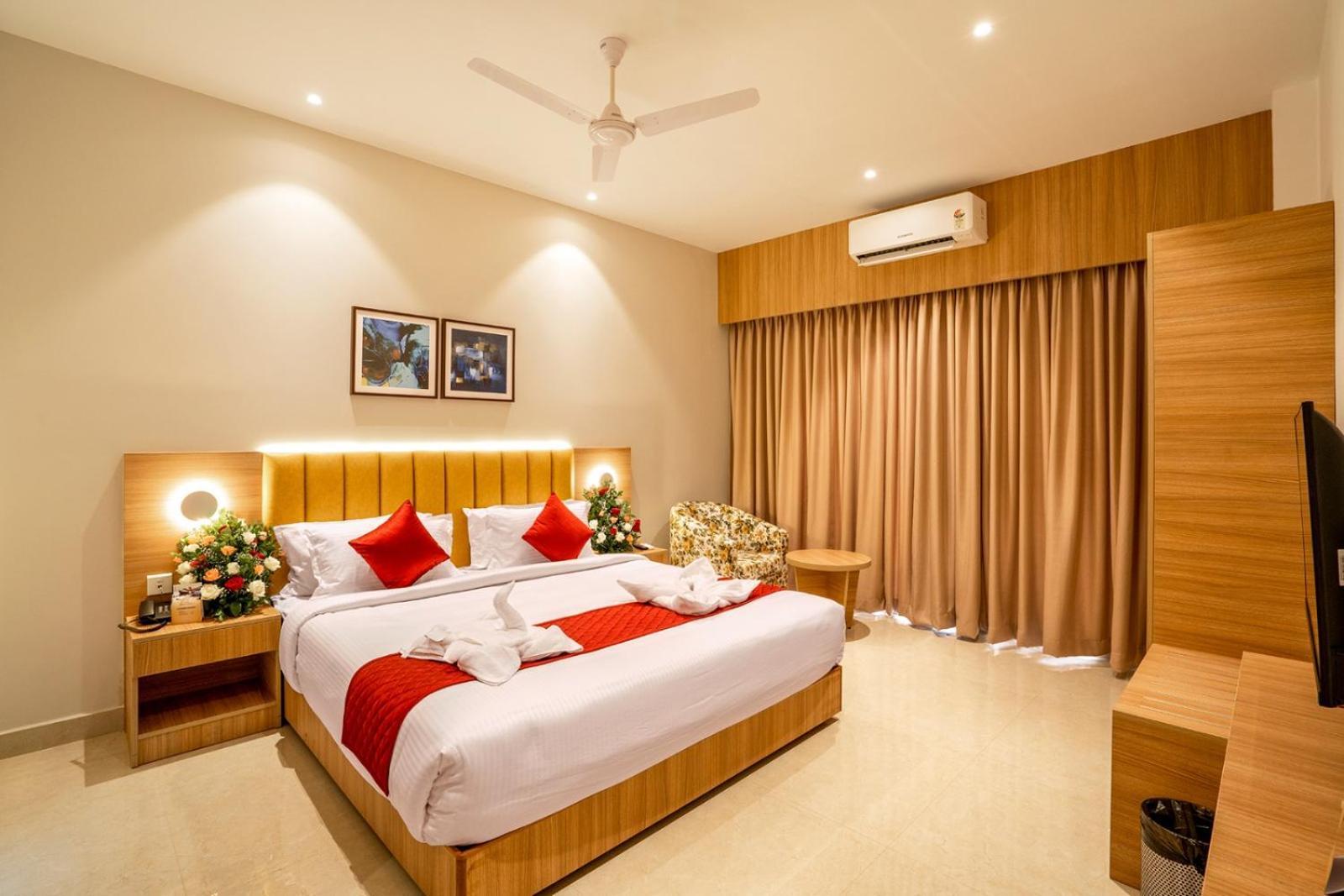 Hotel Grand Avenue Pambadi Kültér fotó